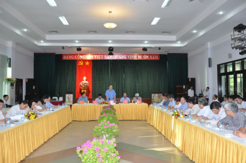 Chủ tịch MTTQ Việt Nam Nguyễn Thiện Nhân thăm, làm việc với Tập đoàn TKV ảnh 1