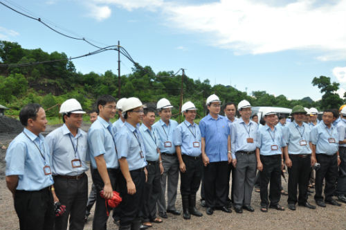 Chủ tịch MTTQ Việt Nam Nguyễn Thiện Nhân thăm, làm việc với Tập đoàn TKV ảnh 4