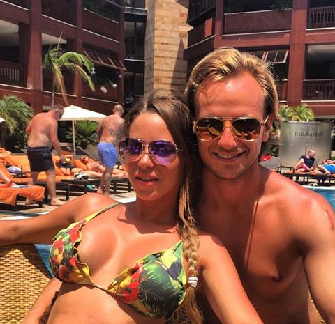 Ronaldo, Giggs và chuyện tình với nữ hầu bàn ảnh 2