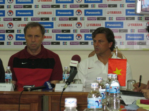 Họp báo trước trận Việt Nam-Qatar