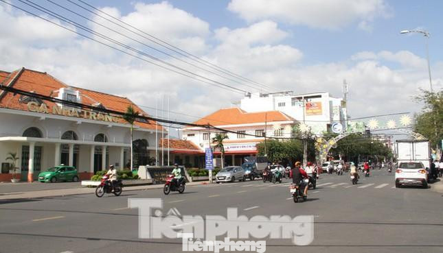 Ga Nha Trang nằm tại khu vực trung tâm TP. Nha Trang. Ảnh CÔNG HOAN. Ga Nha Trang nằm tại khu vực trung tâm TP. Nha Trang. Ảnh CÔNG HOAN.