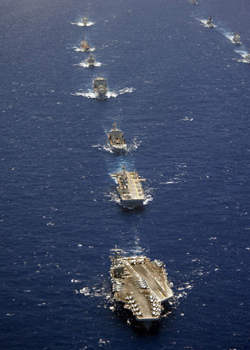 Hạm đội Thái Bình Dương của Mỹ sẽ tiếp tục được tăng cường thêm binh lực. Mỹ dự tính sẽ đưa 6 cụm tàu sân bay xung kích, các máy bay chiến đấu tàng hình F-22, F-35 và tàu ngầm tấn công lớp Virginia tới châu Á -Thái Bình Dương theo chiến lược xoay trục. Hạm đội Thái Bình Dương của Mỹ sẽ tiếp tục được tăng cường thêm binh lực. Mỹ dự tính sẽ đưa 6 cụm tàu sân bay xung kích, các máy bay chiến đấu tàng hình F-22, F-35 và tàu ngầm tấn công lớp Virginia tới châu Á -Thái Bình Dương theo chiến lược xoay trục