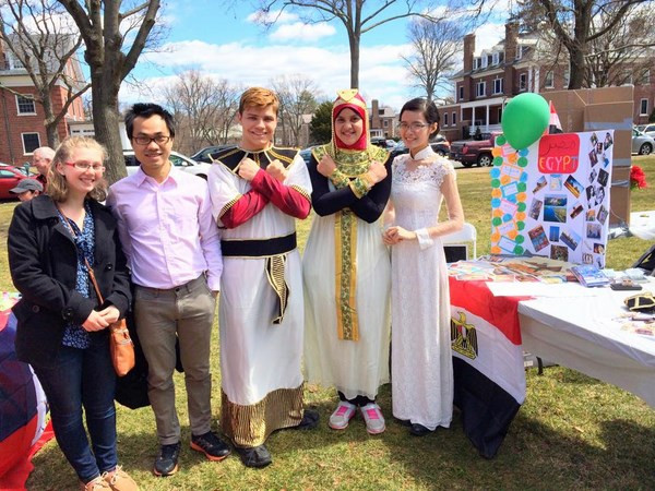 Cặp đôi tỏ tình khi 'đi trốn' ảnh 3