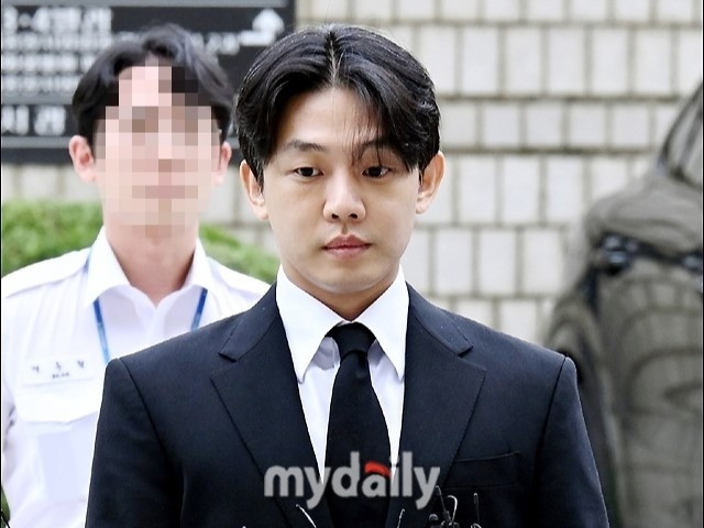 Công tố viên yêu cầu xử phạt Yoo Ah In mức án 4 năm tù giam. Ảnh: Mydaily.