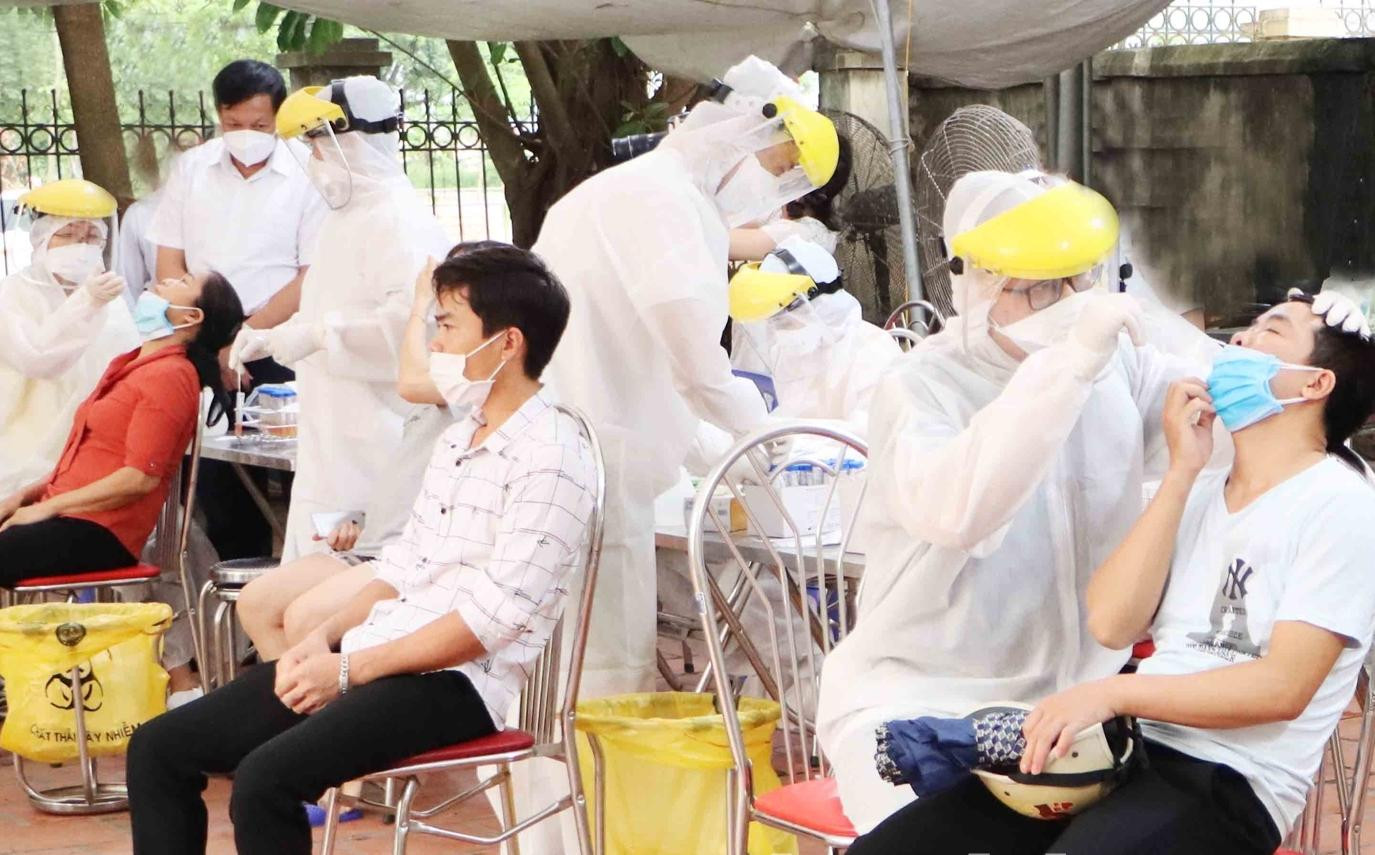 Bắc Ninh những ngày qua liên tục xuất hiện hơn 100 ca nhiễm COVID-19 Bắc Ninh những ngày qua liên tục xuất hiện hơn 100 ca nhiễm COVID-19