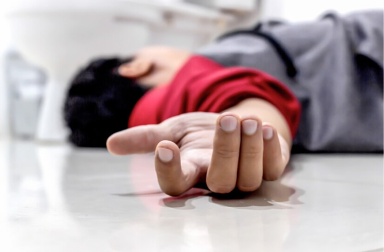 Một phân tích tổng hợp trên các bệnh nhân đột quỵ ở châu Á cho thấy có đến 73,7% bệnh nhân đột quỵ có ngưng thở khi ngủ. Một trong các biến chứng nguy hiểm nhất của hội chứng ngưng thở khi ngủ là đột tử trong đêm do độ bão hoà oxy máu giảm thấp và rối loạn nhịp tim, nhồi máu cơ tim cấp. Ảnh minh họa: Internet Một phân tích tổng hợp trên các bệnh nhân đột quỵ ở châu Á cho thấy có đến 73,7% bệnh nhân đột quỵ có ngưng thở khi ngủ. Một trong các biến chứng nguy hiểm nhất của hội chứng ngưng thở khi ngủ là đột tử trong đêm do độ bão hoà oxy máu giảm thấp và rối loạn nhịp tim, nhồi máu cơ tim cấp. Ảnh minh họa: Internet