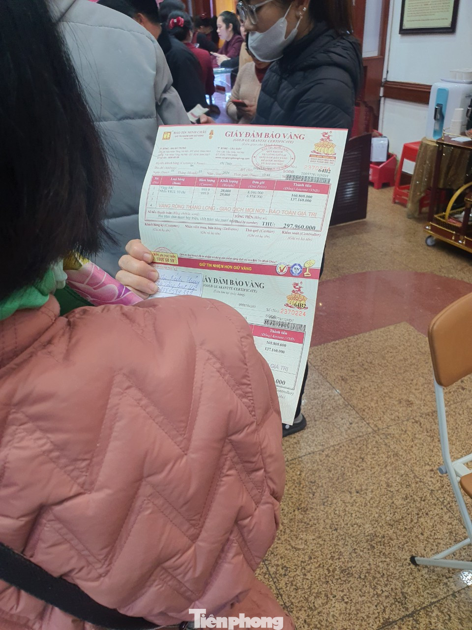 Người dân "lướt sóng" vàng từ đầu năm vì giá tăng liên tục (ảnh: N.M).