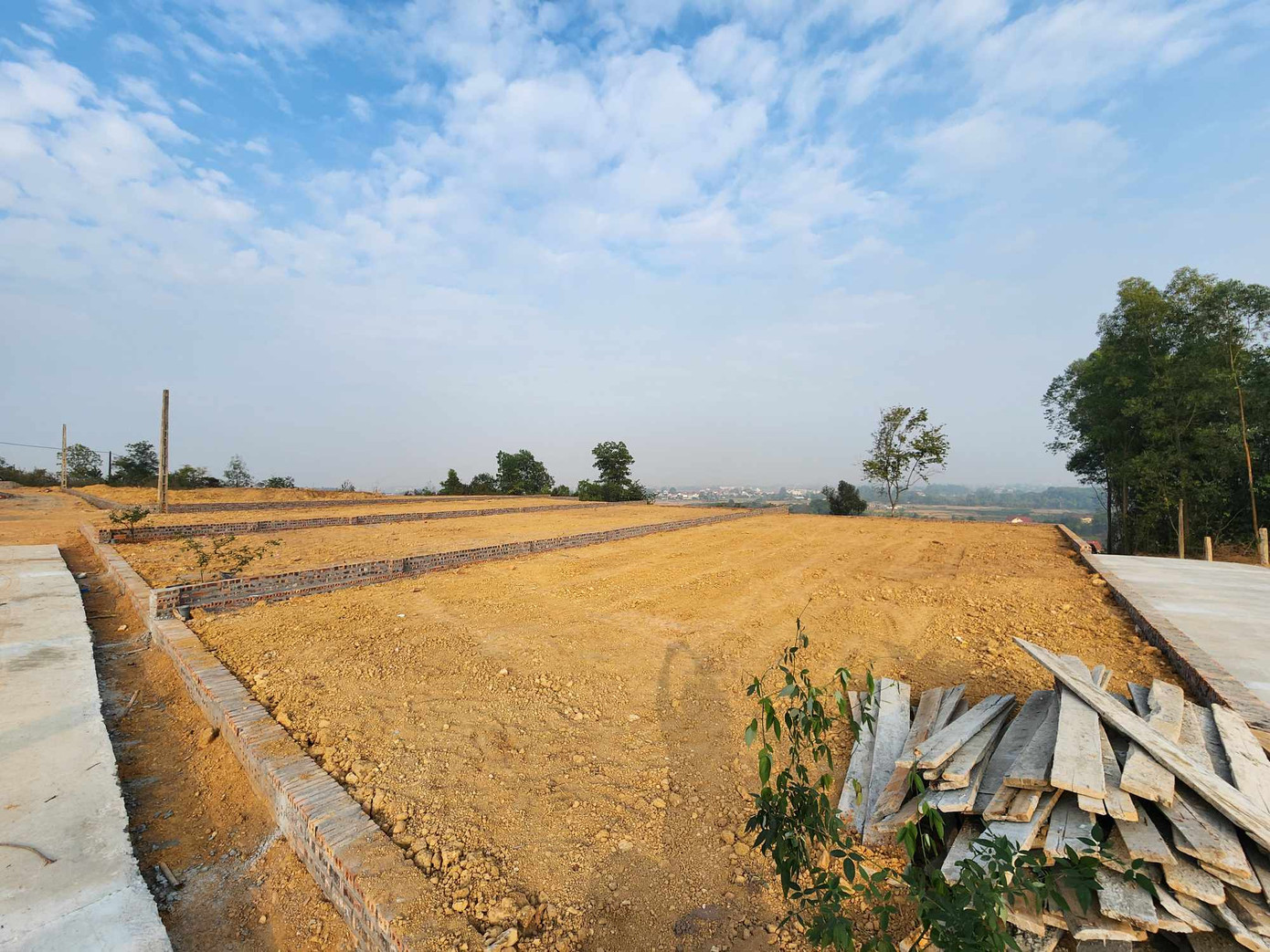 Các cuộc đấu giá đất đầu năm đều thành công (ảnh: N.M). Các cuộc đấu giá đất đầu năm đều thành công (ảnh: N.M).