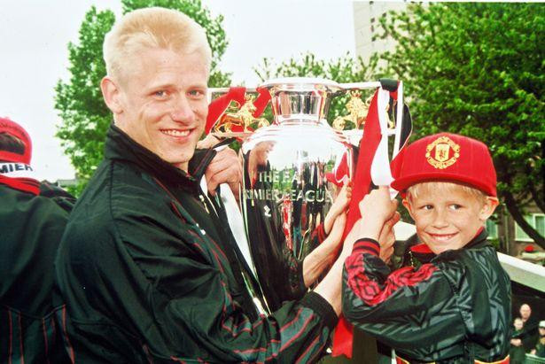 Cha của thủ môn Kasper là huyền thoại M.U- Peter Schmeichel.