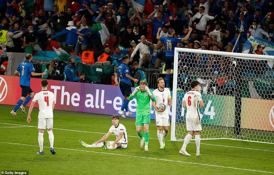 Đội tuyển Anh có thêm một lần gục ngã ở loạt sút luân lưu tại các giải đấu lớn, sau khi thua Italia trong trận chung kết EURO 2020 sáng nay 12/7.