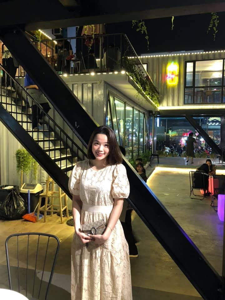 Hình ảnh hiếm hoi ngoài đời thường của Thuỳ Linh. Không chỉ tài năng, tay vợt quê Phú Thọ còn sở hữu vẻ ngoài xinh đẹp, ngọt ngào.