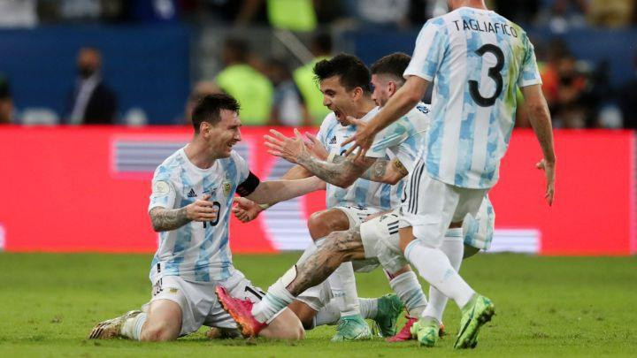 Hiện tại, Messi đã có 151 lần khoác áo đội tuyển Argentina, tiếp tục nối dài kỷ lục là cầu thủ khoác áo đội tuyển Argentina nhiều nhất, bỏ xa người từng nắm giữ kỷ lục này trước đó là cựu đồng đội Javier Mascherano (147 lần).