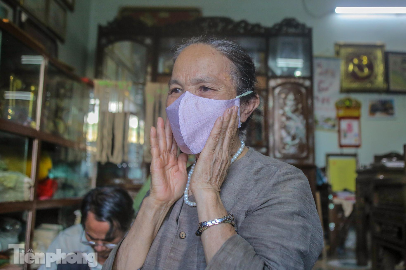 Qua những sáng tạo độc đáo, bà vẫn không ngừng nghiên cứu, tìm tòi và cho ra các sản phẩm gây được tiếng vang cho làng nghề. Bà hy vọng, với sản phẩm khẩu trang độc đáo này sẽ giúp cho nhiều nhân công của làng nghề có thêm việc làm và thu nhập trong giai đoạn khó khăn do dịch bệnh.