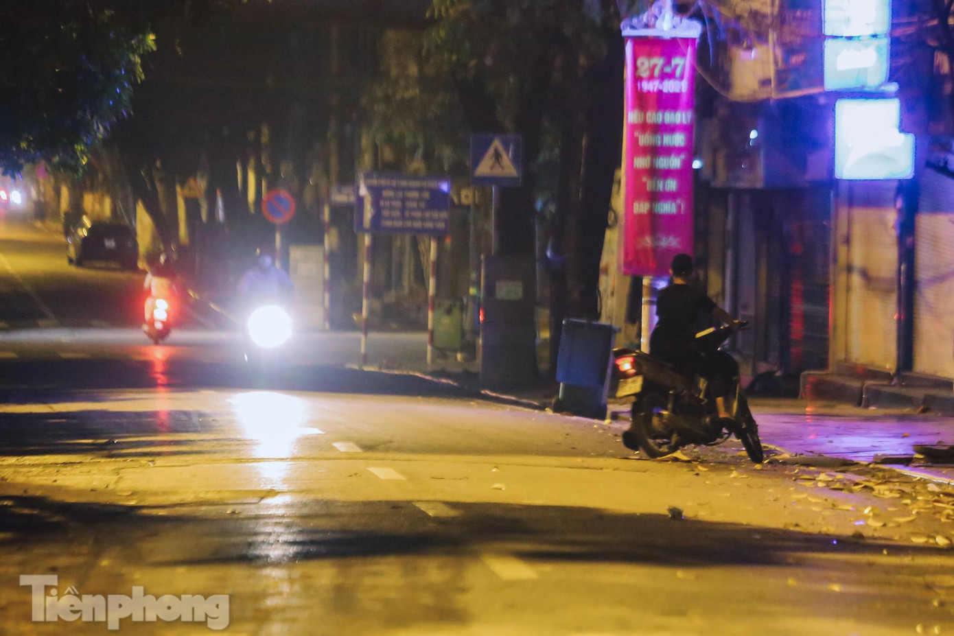 Nhiều phương tiện khi thấy chốt cơ động kiểm soát dịch COVID-19 là quay đầu xe tránh bị phạt.