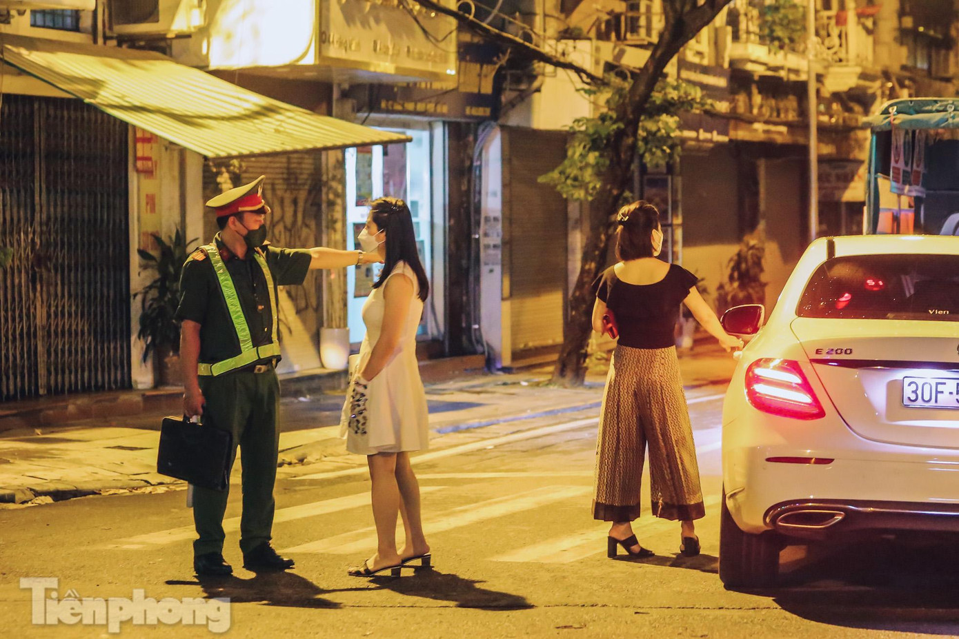 Một trường hợp không mang đầy đủ giấy tờ, lý do không chính đáng được mời về trụ sở lập biên bản.