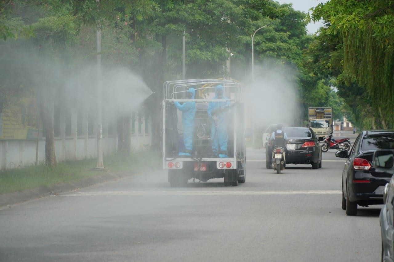 Tại đây, chủ yếu khử trùng tại các khu công nghiệp. Ảnh: Nguyễn Minh.