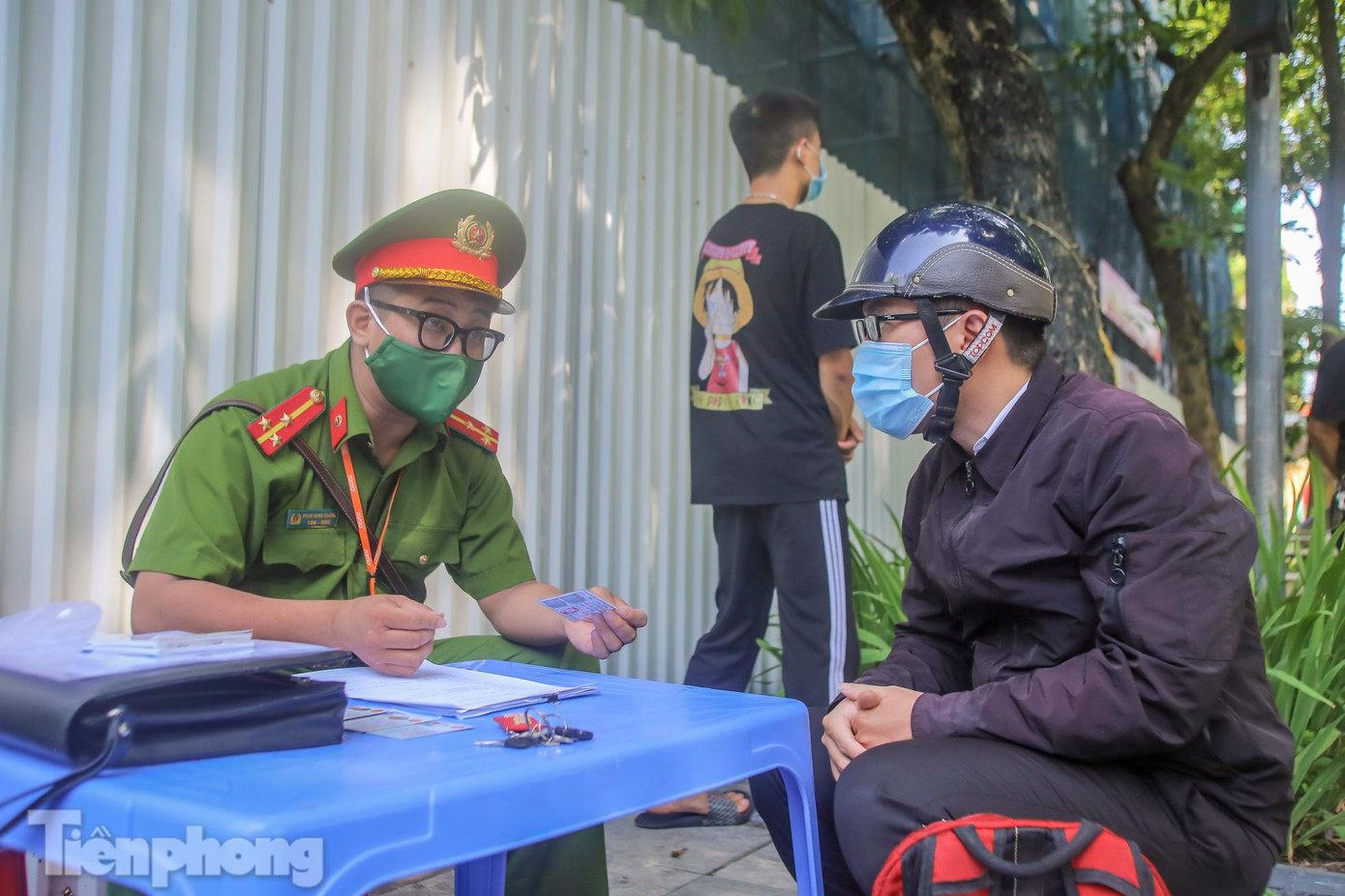 Các trường hợp vi phạm phổ biến vẫn là không đeo khẩu trang khi ra đường, ra khỏi nhà khi không cần thiết, tập trung đông người nơi công cộng …