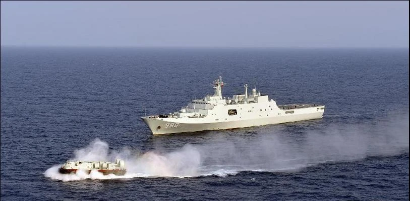 Tàu chiến Trung Quốc trên Biển Đông hôm 20 tháng 3.