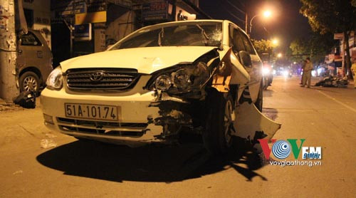 TPHCM: Hai vợ chồng bị húc bay lên nắp ca-pô, bất tỉnh ảnh 1