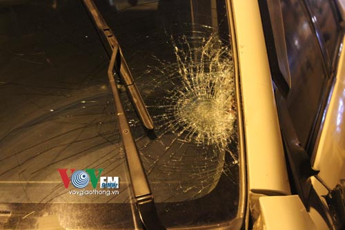 TPHCM: Hai vợ chồng bị húc bay lên nắp ca-pô, bất tỉnh ảnh 2