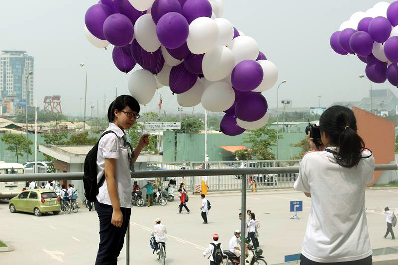 Không quên ghi lại những hình ảnh trong ngày hội