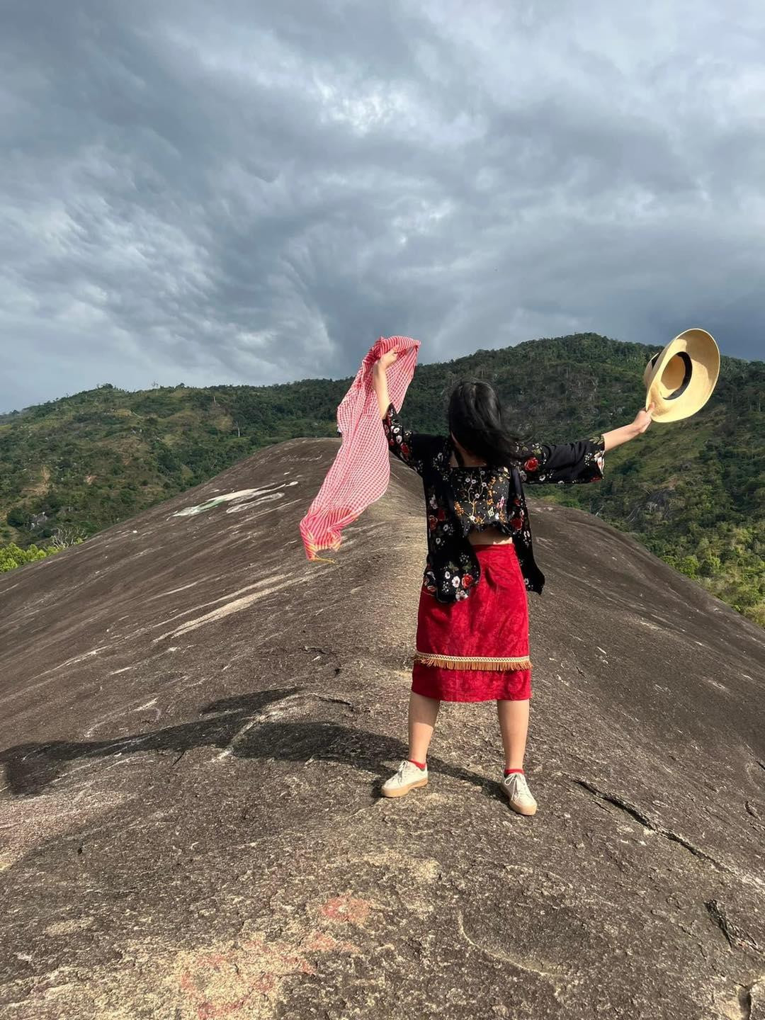 Những thế khó đòi hỏi sự "khéo léo" trong việc bắt kịp khoảnh khắc không nói nên lời.