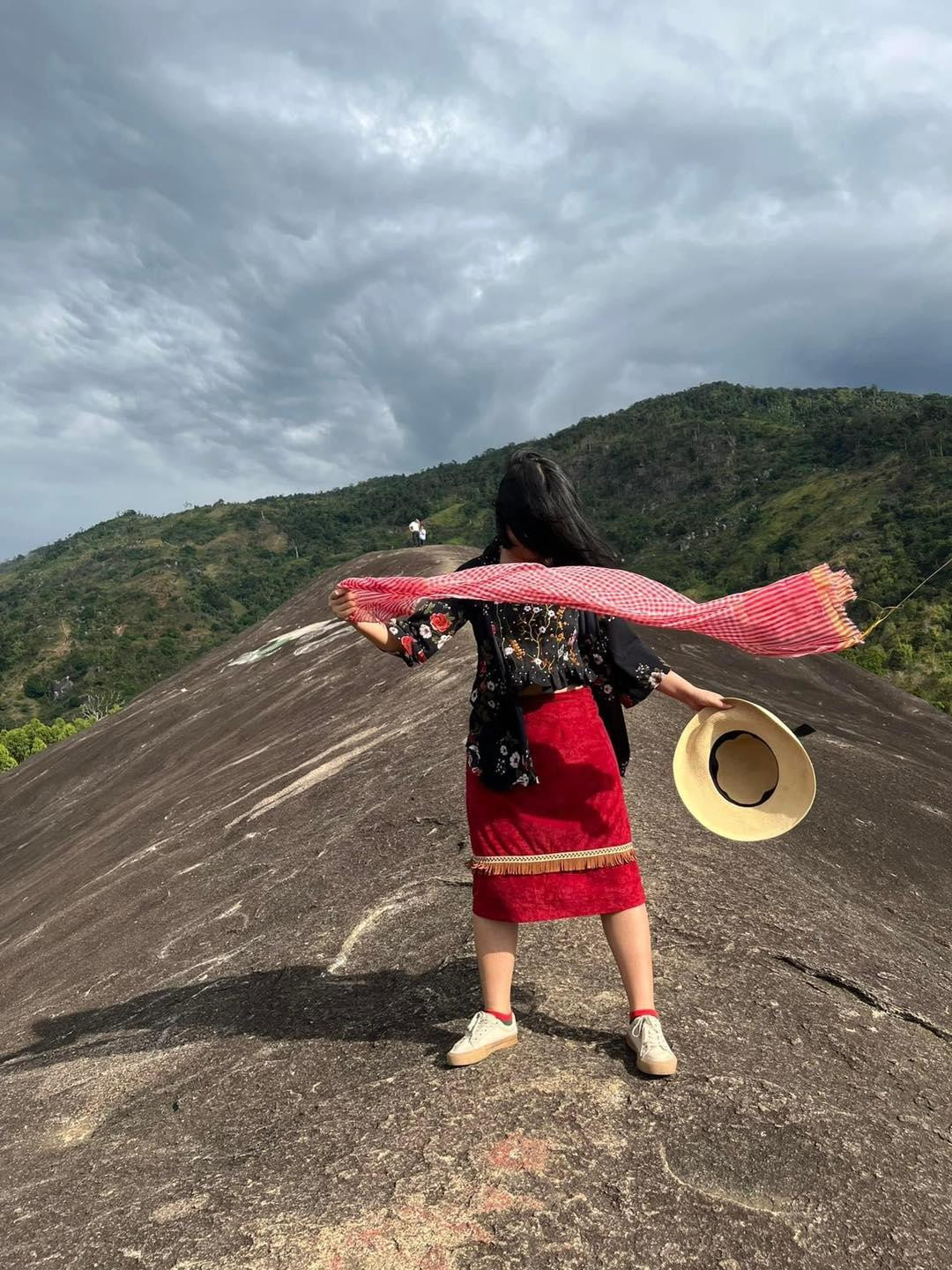 Những bức hình khiến chính chủ "khóc trong lòng nhiều chút".