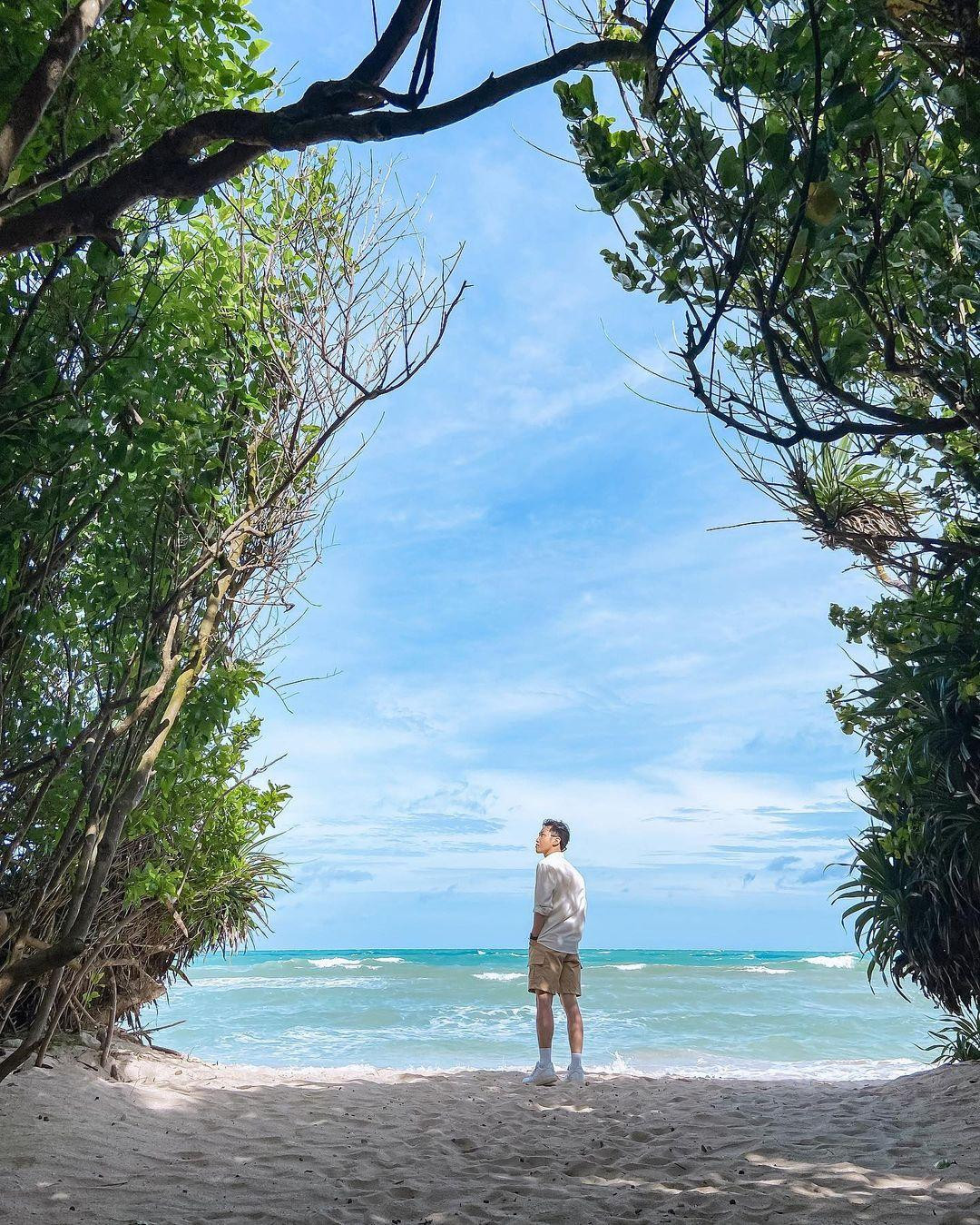 Hòn Tranh - điểm "zoom in - zoom out" yêu thích của những bạn trẻ mê "sống ảo". - Ảnh: Nguyễn Đức Hoàng Hòn Tranh - điểm "zoom in - zoom out" yêu thích của những bạn trẻ mê "sống ảo". - Ảnh: Nguyễn Đức Hoàng