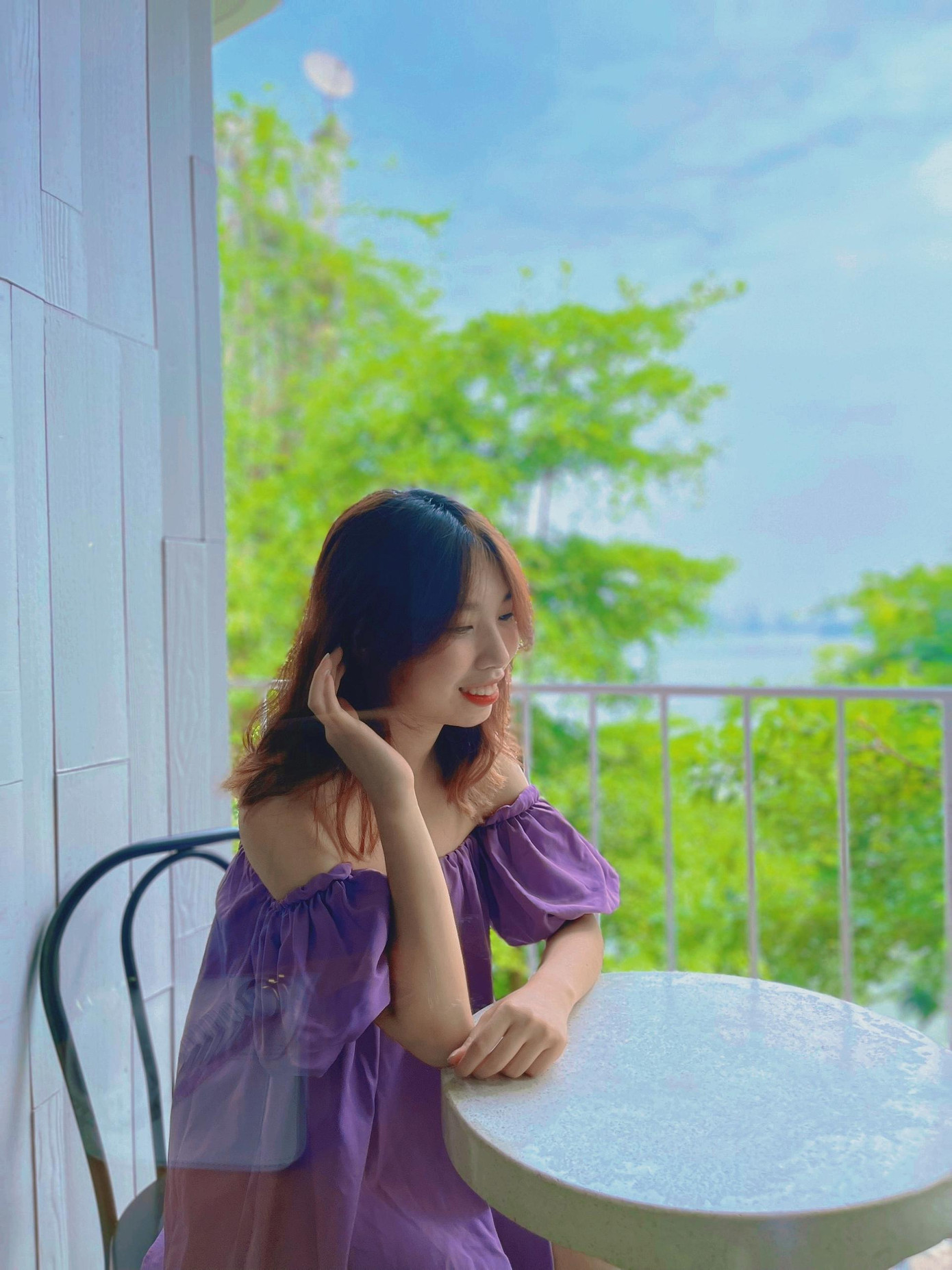 Để tránh bị ảnh hưởng đến tâm lý, Ngọc Ánh nhắc nhở các bạn thí sinh cần chuẩn bị đầy đủ các vật dụng không thể thiếu như giấy tờ, đồ dùng cần thiết. Ảnh: NVCC