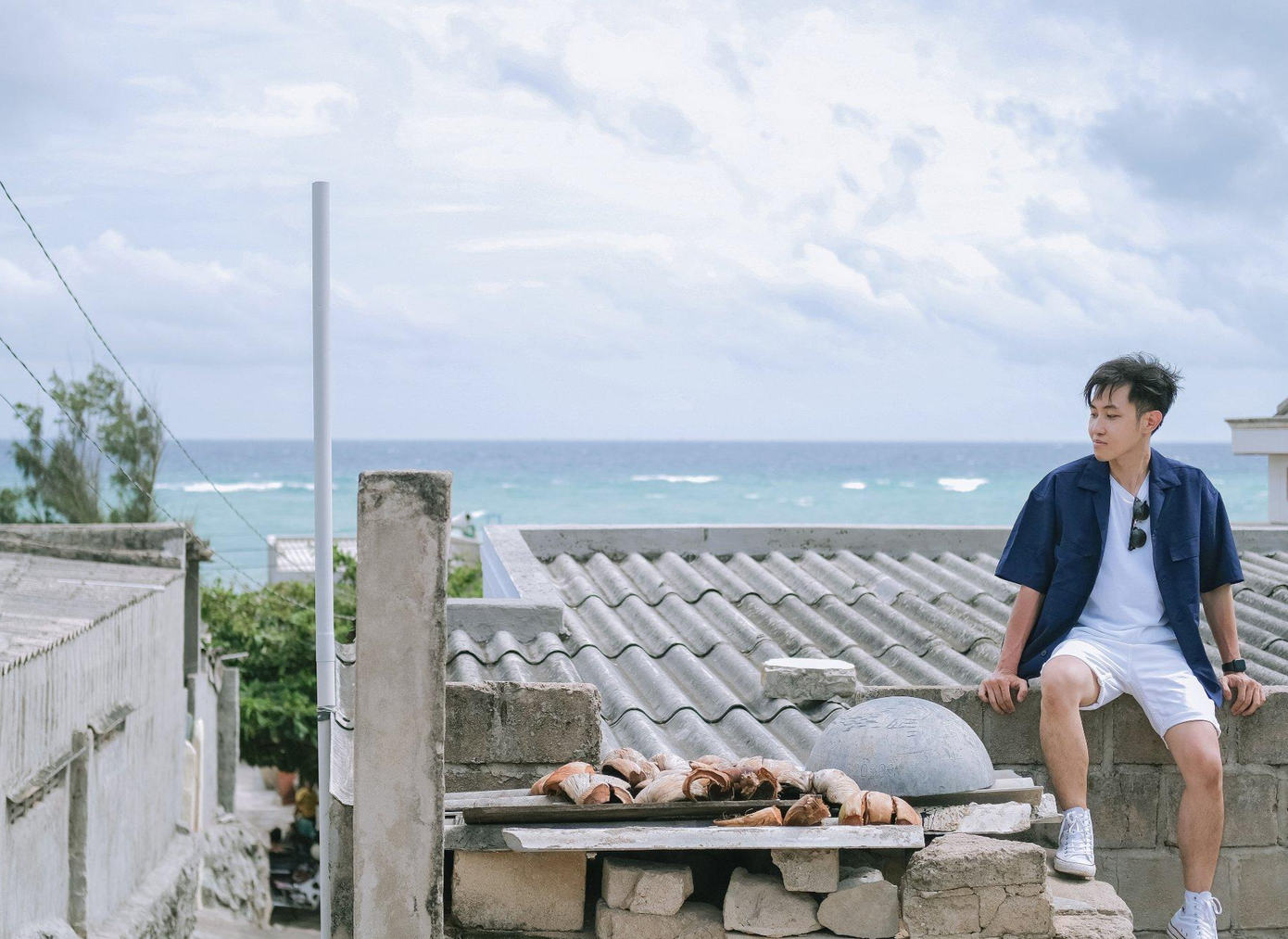 Đảo Phú Quý như một phiên bản đời thực của làng biển Hometown Cha Cha Cha với những ngôi nhà ven biển giản dị, nép mình bên những con dốc, hẻm nhỏ. - Ảnh: Nguyễn Đức Hoàng Đảo Phú Quý như một phiên bản đời thực của làng biển Hometown Cha Cha Cha với những ngôi nhà ven biển giản dị, nép mình bên những con dốc, hẻm nhỏ. - Ảnh: Nguyễn Đức Hoàng