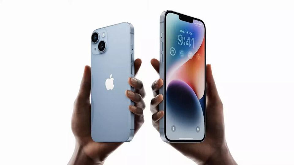 Ngoại trừ kích cỡ, các thông số màn hình và "tai thỏ" gần như y hệt giữa iPhone 14 series và iPhone 13 - Ảnh: Apple.