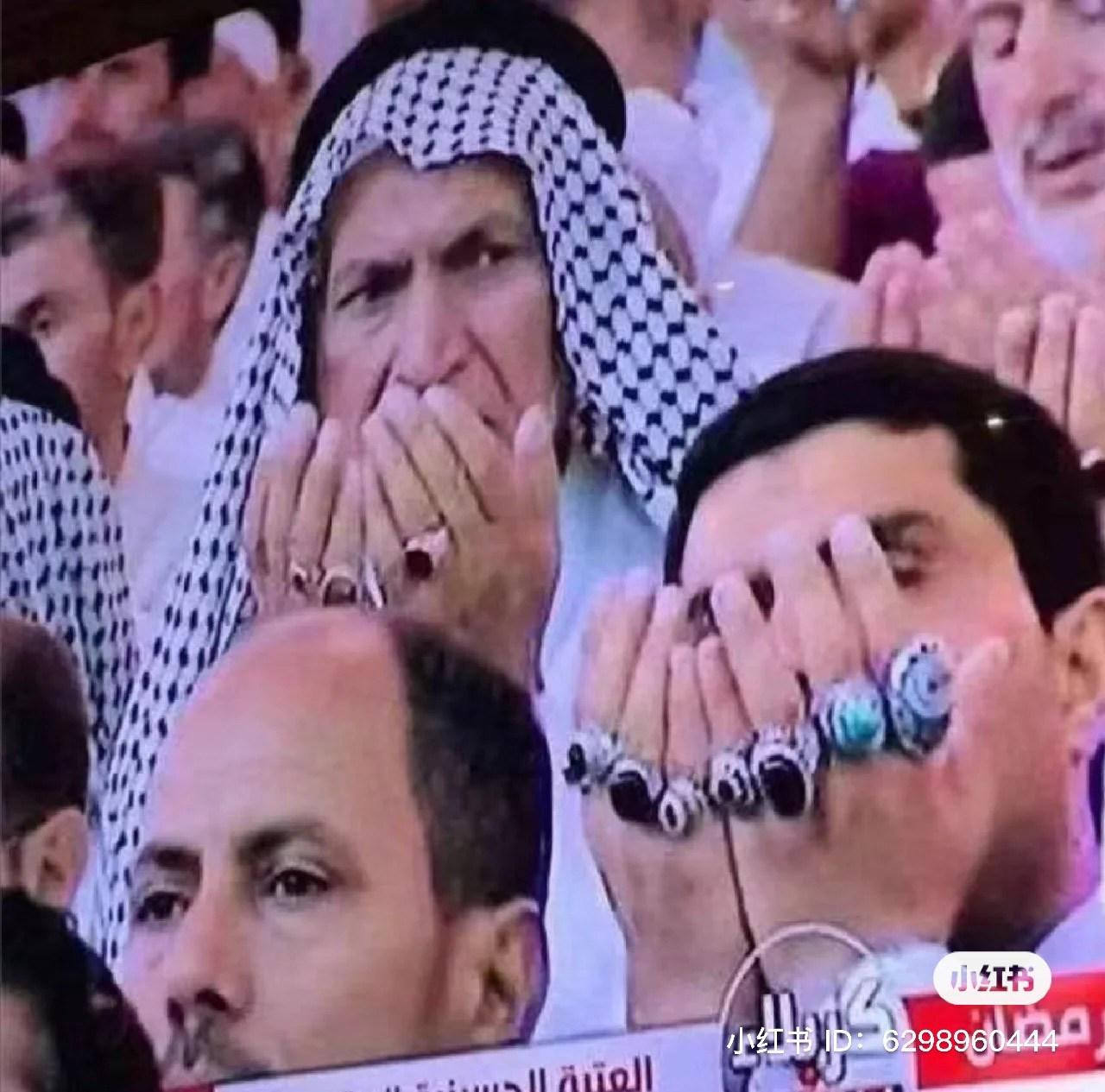 Khóc rớt kim cương hột xoàn là có thật nha quý zị! Nguồn: Weibo