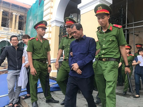 Cựu lãnh đạo Ngân hàng Xây dựng đổ thừa cho bà Hứa Thị Phấn ảnh 2