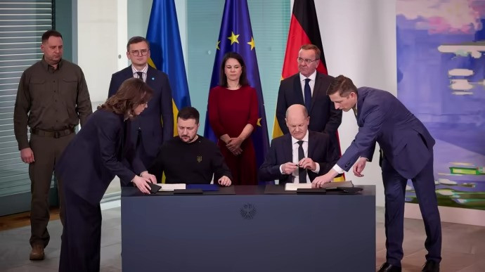 Tổng thống Ukraine Volodymyr Zelensky và Thủ tướng Đức Olaf Scholz. Ảnh: Pravda Tổng thống Ukraine Volodymyr Zelensky và Thủ tướng Đức Olaf Scholz. Ảnh: Pravda