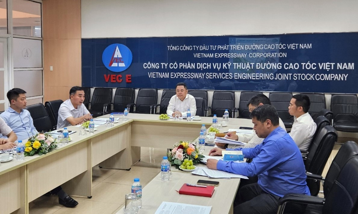 Đoàn công tác Ủy ban quản lý vốn nhà nước làm việc tại trụ sở VEC E.