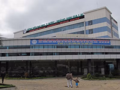 Bệnh viện Đại học Y Dược - HAGL