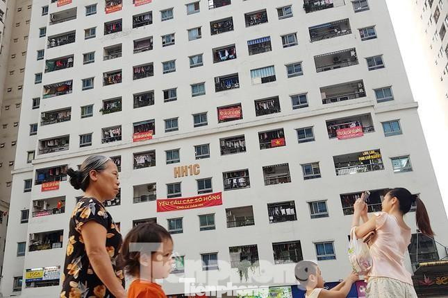 Chính phủ cho biết sẽ trình Quốc hội xem xét, ban hành nghị quyết thí điểm một số chính sách đẩy mạnh phát triển nhà ở xã hội. Chính phủ cho biết sẽ trình Quốc hội xem xét, ban hành nghị quyết thí điểm một số chính sách đẩy mạnh phát triển nhà ở xã hội.