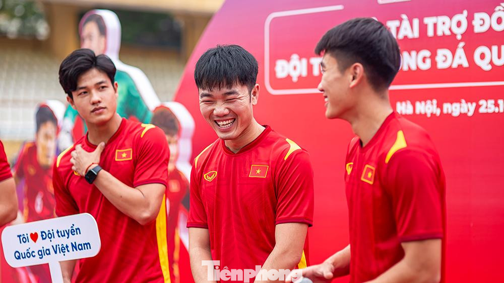 Thông qua nền tảng công nghệ của mình, VNPAY đang mang đến cho khách hàng dịch vụ đặt vé bóng đá tiết kiệm và tiện lợi, hỗ trợ các Câu lạc bộ bóng đá chuyển đổi số, hiện đại hóa nền bóng đá Việt Nam.