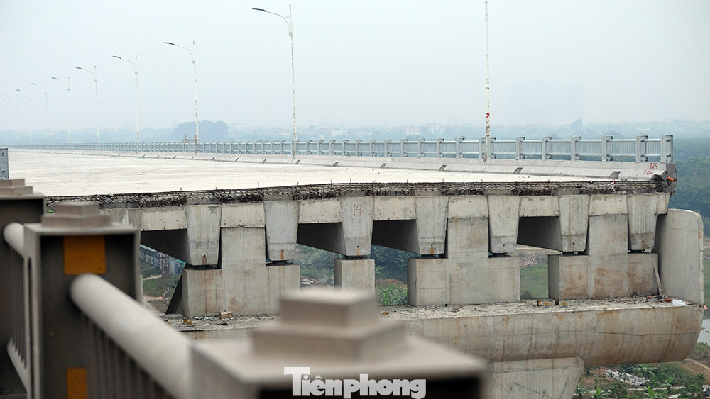 Được biết, Cầu được thiết kế vĩnh cửu bằng bê tông cốt thép dự ứng lực với tải trọng thiết kế chịu được động đất cấp 8.