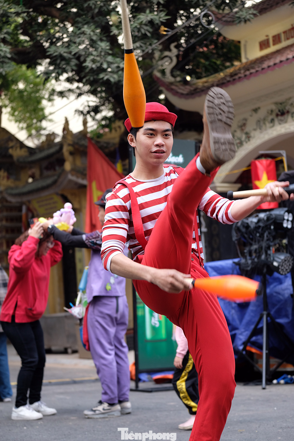 Ngoài ẩm thực, khu phố sẽ kết hợp tổ chức các hoạt động nghệ thuật đường phố vào ngày cuối tuần, các dịp lễ hội. Ngoài ẩm thực, khu phố sẽ kết hợp tổ chức các hoạt động nghệ thuật đường phố vào ngày cuối tuần, các dịp lễ hội.