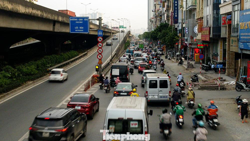 Hiếm khi thấy hình ảnh đường dẫn lên đường trên cao ở vành đai 3 thông thoáng xe cộ.