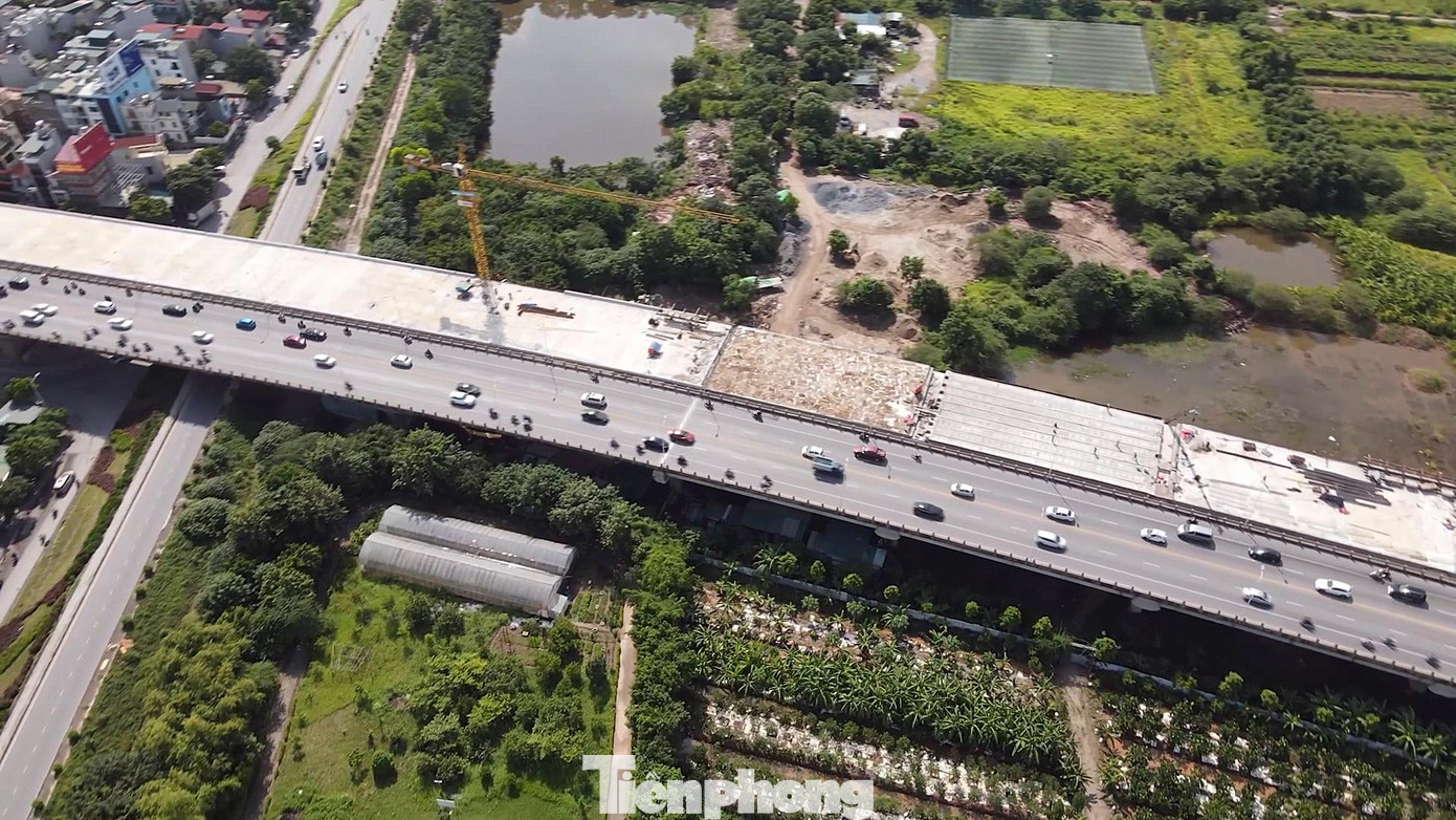 Khi khớp nối với đường Vành đai 2 trên cao sẽ tạo thành trục giao thông hoàn chỉnh từ trung tâm Thủ đô tới khu vực phía Bắc và Đông Bắc thành phố. Đồng thời, dự án sẽ giảm bớt áp lực cho tuyến giao thông trọng điểm của Hà Nội, nhất là giảm tải lưu lượng xe trên cầu Thanh Trì và đường Vành đai 3.