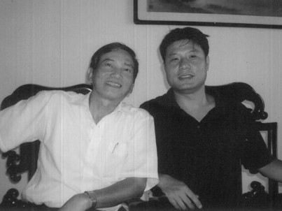 GS Vũ Hà Văn (HS cũ của thầy Tôn Thân, khóa 1980-1981) đến thăm thầy giáo cũ khi có dịp về Hà Nội. GS Vũ Hà Văn hiện là giáo sư đại học tại Mỹ, được coi là chuyên gia hàng đầu về Toán Tổ hợp.. GS Vũ Hà Văn (HS cũ của thầy Tôn Thân, khóa 1980-1981) đến thăm thầy giáo cũ khi có dịp về Hà Nội. GS Vũ Hà Văn hiện là giáo sư đại học tại Mỹ, được coi là chuyên gia hàng đầu về Toán Tổ hợp.