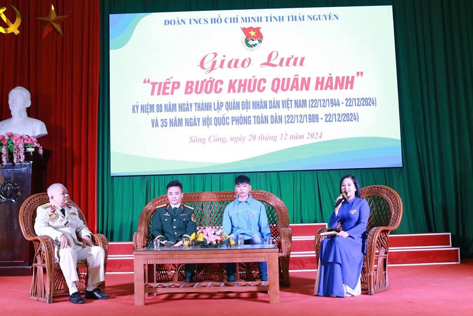 Chương trình giao lưu "Tiếp bước khúc quân hành" của tuổi trẻ Thái Nguyên.