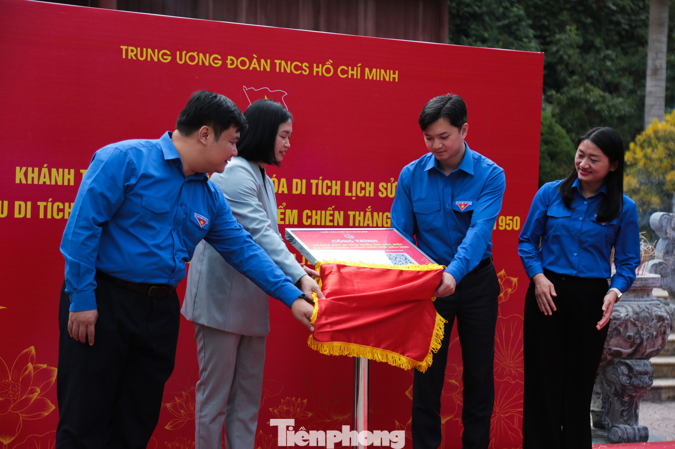 Tại đây, lãnh đạo T.Ư Đoàn, Bí thư Huyện ủy Thạch An, Tỉnh Đoàn Cao Bằng cùng tổ chức khánh thành công trình số hóa di tích lịch sử, địa chỉ đỏ tại Khu di tích Quốc gia đặc biệt, địa điểm chiến thắng biên giới 1950.