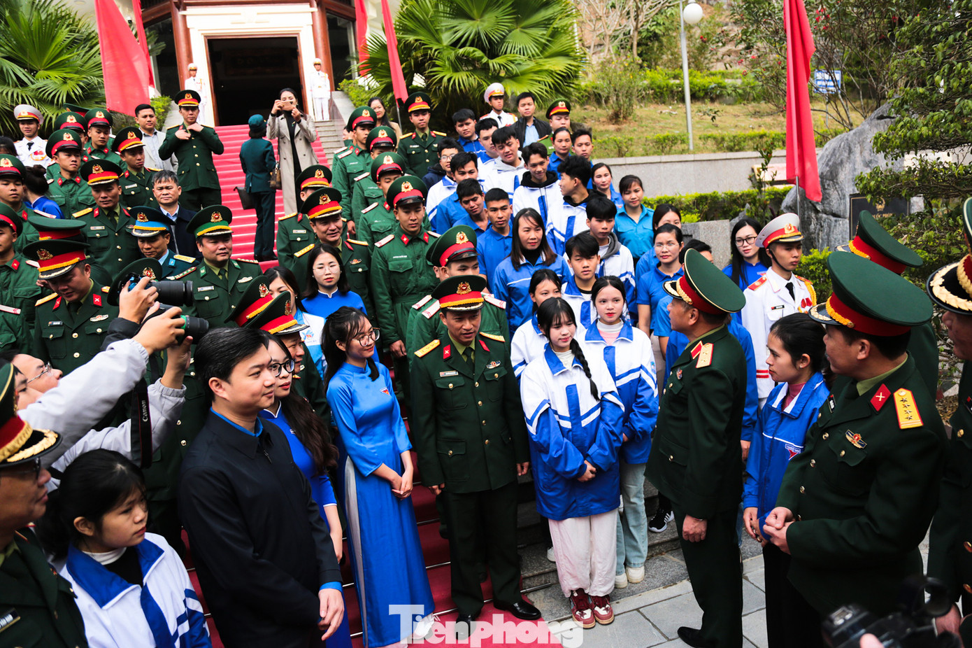 Chương trình cũng là dịp khơi dậy truyền thống, đạo lý “uống nước nhớ nguồn”, phát huy tinh thần xung kích, sáng tạo, khát vọng cống hiến, quyết tâm hoàn thành xuất sắc nhiệm vụ của cán bộ, đoàn viên thanh niên.