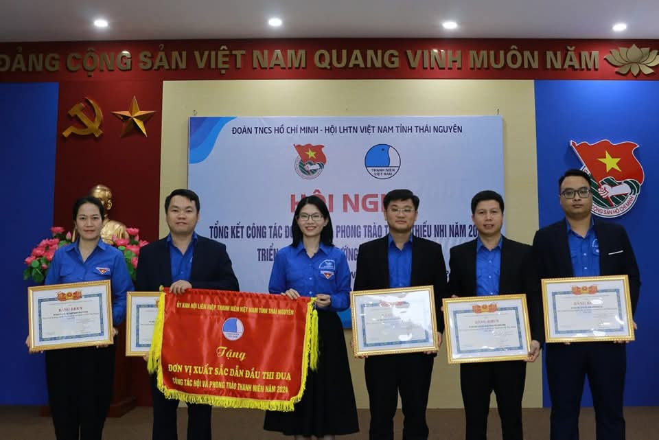 Tỉnh Đoàn Thái Nguyên tổ chức Hội nghị công tác Đoàn và phong trào thanh thiếu nhi năm 2024. Tỉnh Đoàn Thái Nguyên tổ chức Hội nghị công tác Đoàn và phong trào thanh thiếu nhi năm 2024.