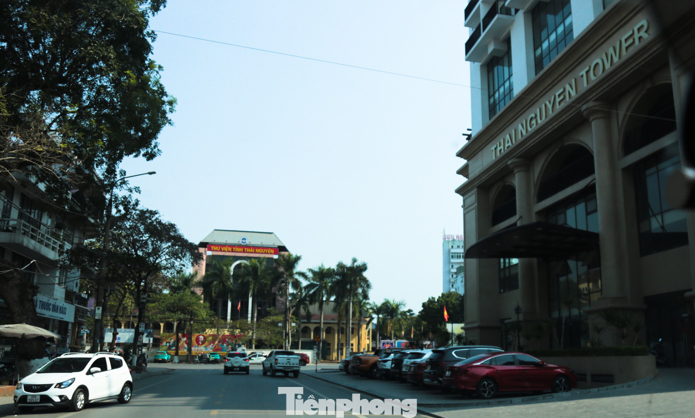 Ông Linh cũng cho biết nguyên nhân do thiếu chỗ đỗ ô tô. Việc kinh doanh chỗ đỗ xe cũng gặp nhiều vướng mắc.