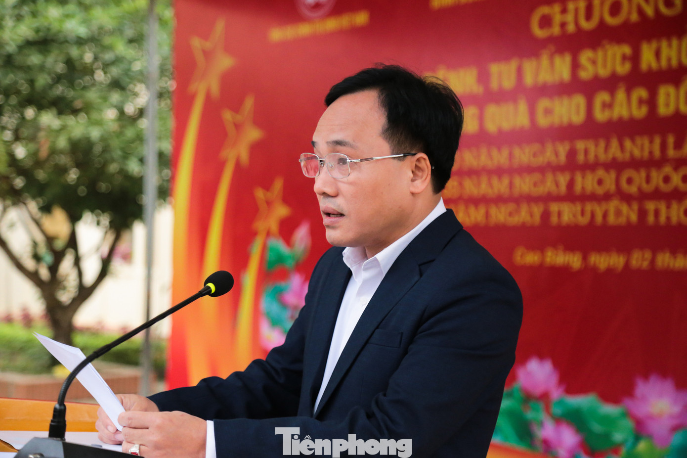 Ông Đào Nguyên Phong - Phó Bí thư Huyện ủy, Chủ tịch UBND huyện Nguyên Bình thay mặt bà con nhân dân huyện gửi lời cảm ơn sâu sắc về những phần quà chương trình đã dành tặng. Đây là những sự giúp đỡ, động viên kịp thời để bà con giảm bớt khó khăn, cố gắng vươn lên trong cuộc sống.