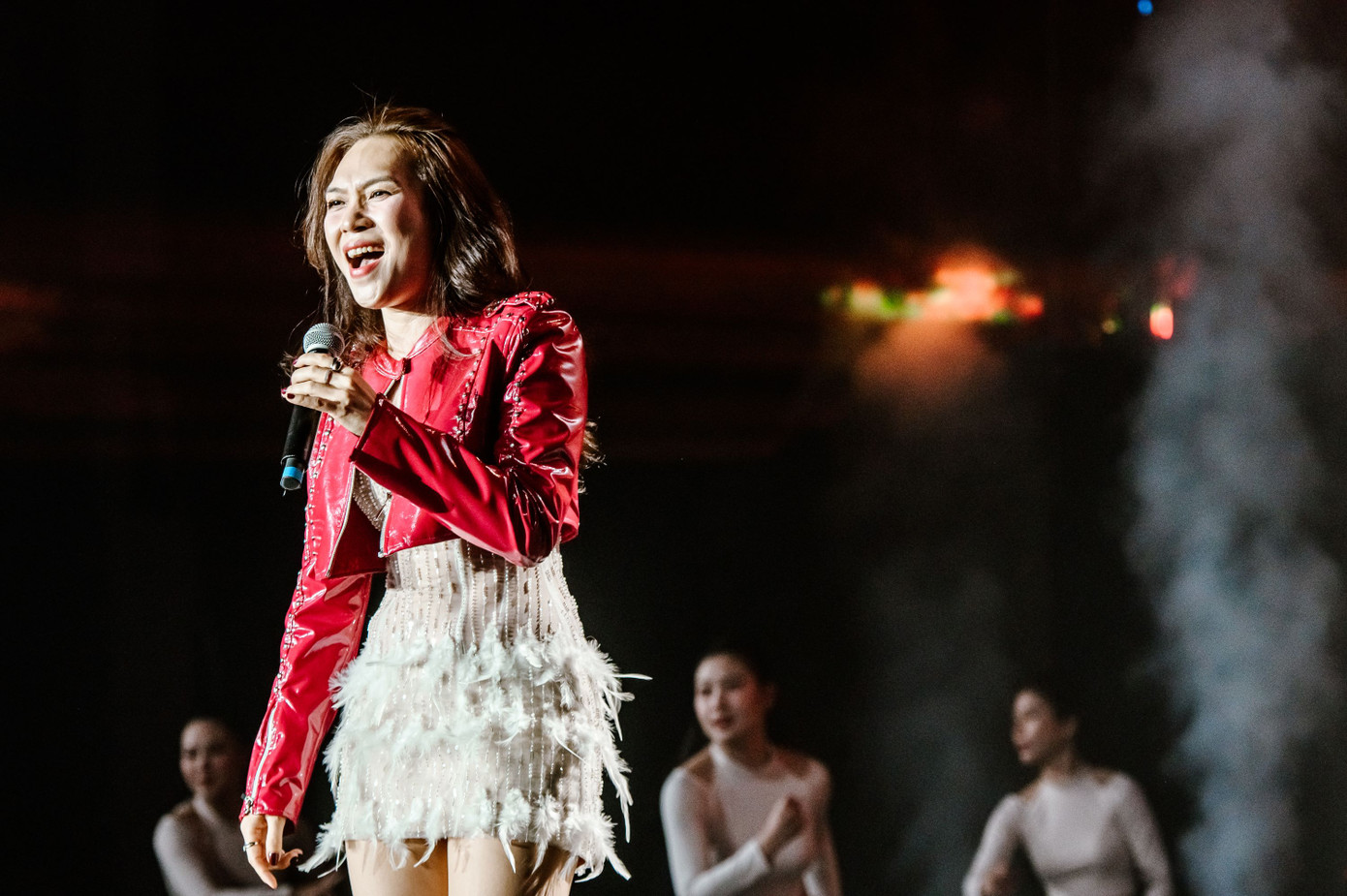 Mỹ Tâm là vedette của live show Anh em kết đoàn 2. Phần trình diễn kết chương trình chứng tỏ Mỹ Tâm sở hữu giọng ca thực lực, bền bỉ và sức hút chưa giảm nhiệt trong chặng đường hơn 20 năm ca hát. Bên cạnh màn song ca được mong chờ với Đan Trường, Mỹ Tâm dành tặng khán giả những giai điệu quen thuộc như Hào quang, Họa mi tóc nâu, Như một giấc mơ, Người hãy quên em đi, Lên đàng... Mỹ Tâm là vedette của live show Anh em kết đoàn 2. Phần trình diễn kết chương trình chứng tỏ Mỹ Tâm sở hữu giọng ca thực lực, bền bỉ và sức hút chưa giảm nhiệt trong chặng đường hơn 20 năm ca hát. Bên cạnh màn song ca được mong chờ với Đan Trường, Mỹ Tâm dành tặng khán giả những giai điệu quen thuộc như Hào quang, Họa mi tóc nâu, Như một giấc mơ, Người hãy quên em đi, Lên đàng...